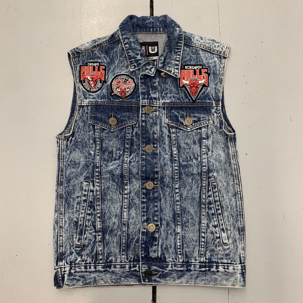 NBA Chicago Bulls Mens Small Blue Acid Wash Denim Vest Graphic Patches NBA Vest